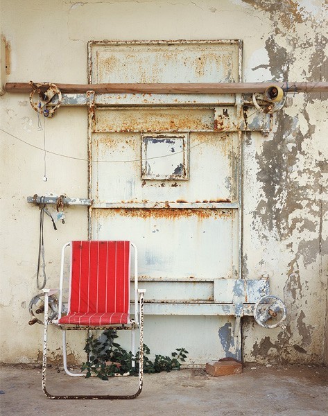 822_11 Ron Amir, Doorstep, 2009, archival pigment print, 127x100 cm-473x600