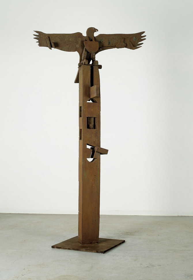 7 Igael Tumarkin, Vulture ,Steel, H 237 cm, The 80's